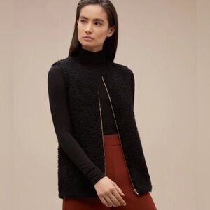 Aritzia Wilfred Black Sherpa Vest